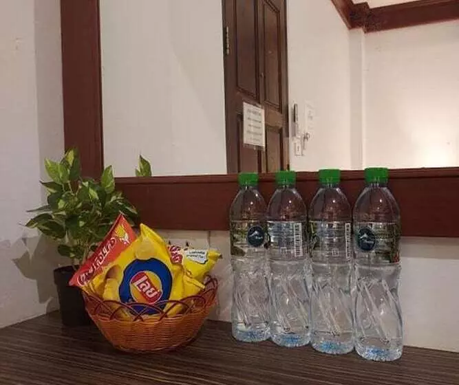 Retkeilymaja Aromdee At Naithon Beach