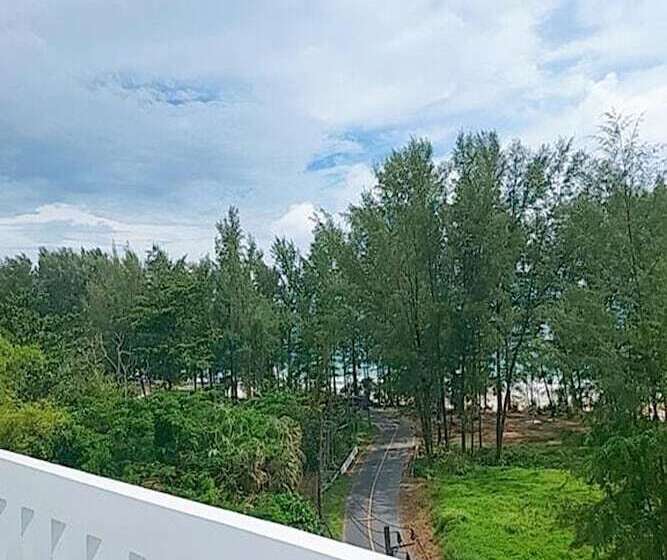 ユースホステル Aromdee At Naithon Beach