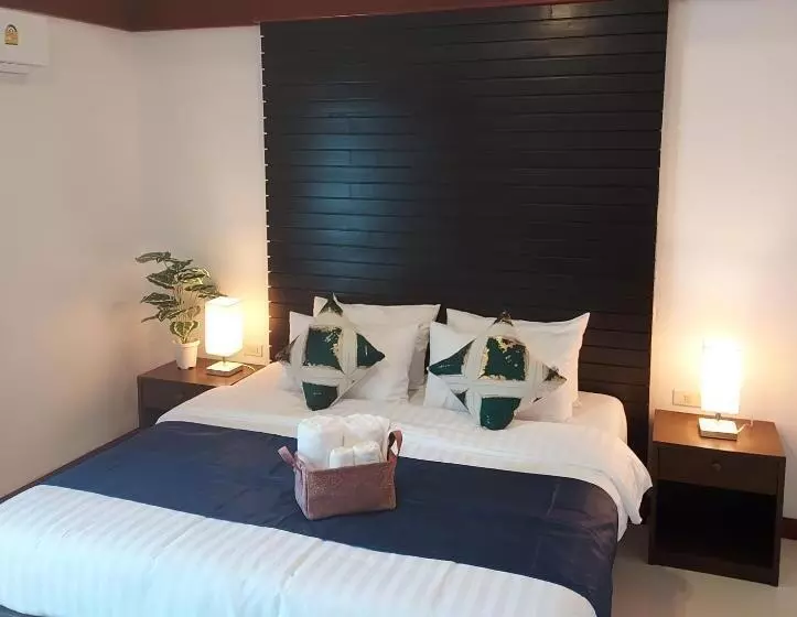 Retkeilymaja Aromdee At Naithon Beach