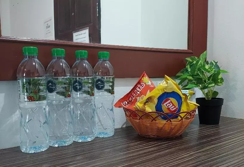 Retkeilymaja Aromdee At Naithon Beach