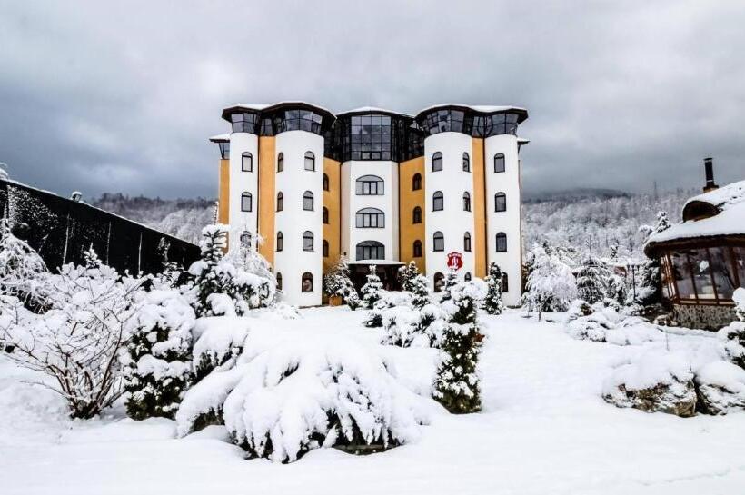 فندق Castelul De Vis