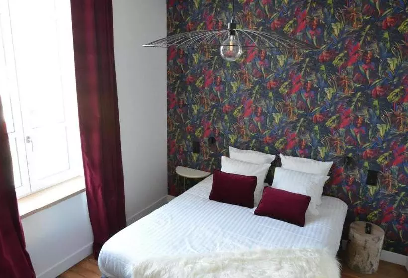 Hotelli Chez Flo