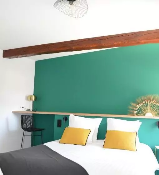 Hotelli Chez Flo
