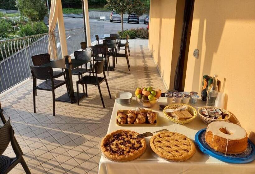 فندق Ristorante Villa Terry