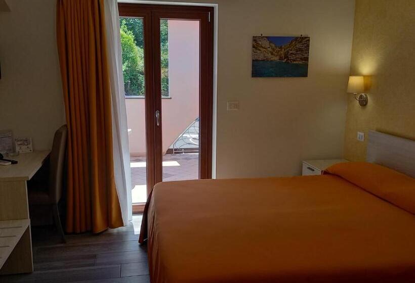 فندق Ristorante Villa Terry