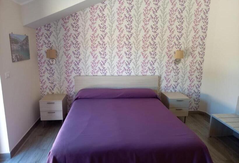 فندق Ristorante Villa Terry