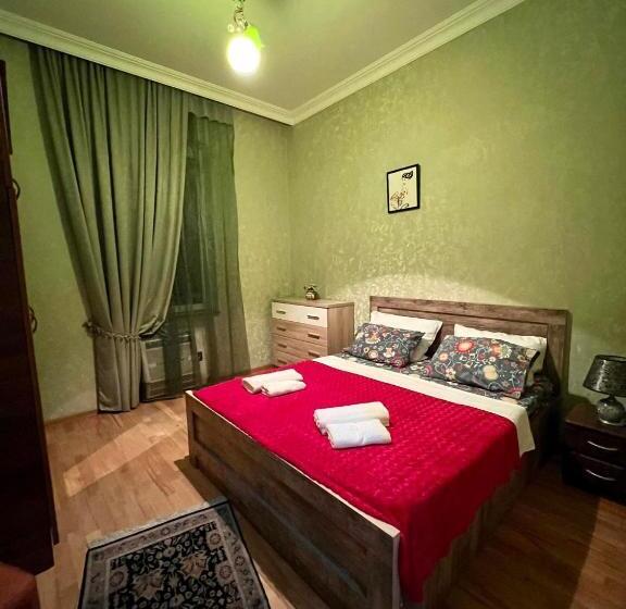 پانسیون Sisi Guest House