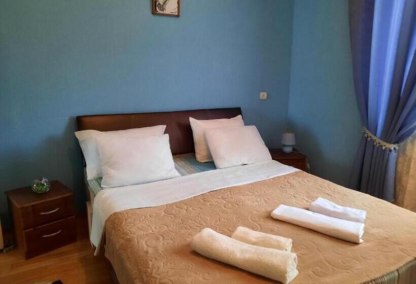 پانسیون Sisi Guest House