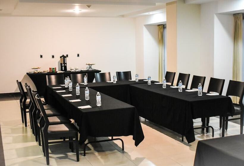 Отель Hilton Queretaro