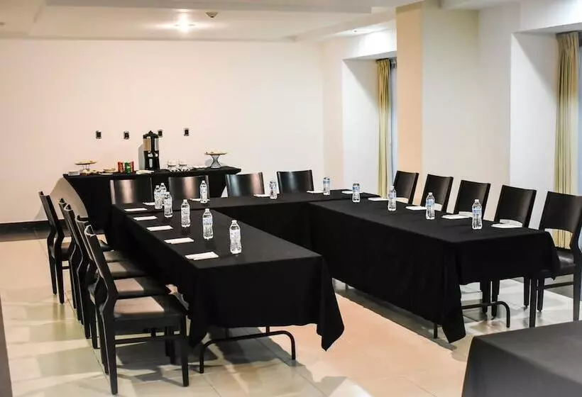 Отель Hilton Queretaro