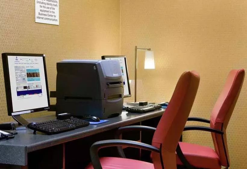 هتل Hilton Branson Convention Center