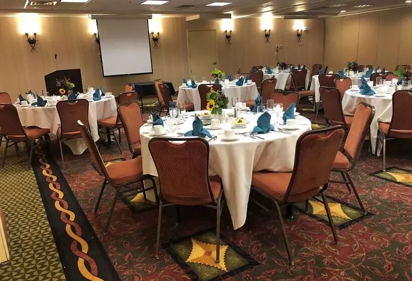 Отель Hilton Garden Inn Colorado Springs Airport