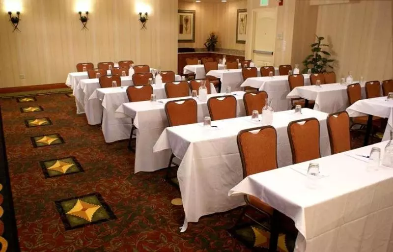 Отель Hilton Garden Inn Colorado Springs Airport