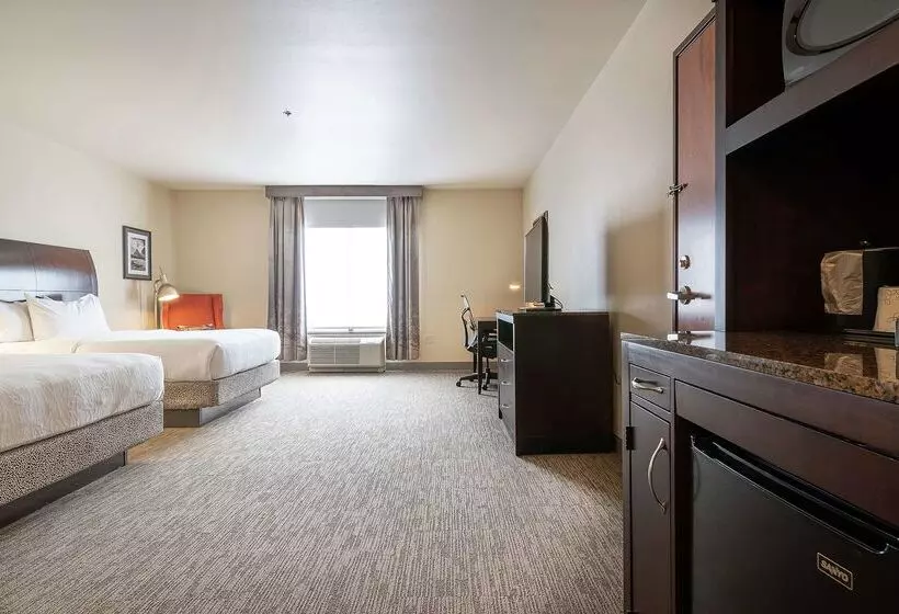 هتل Hilton Garden Inn Kalispell