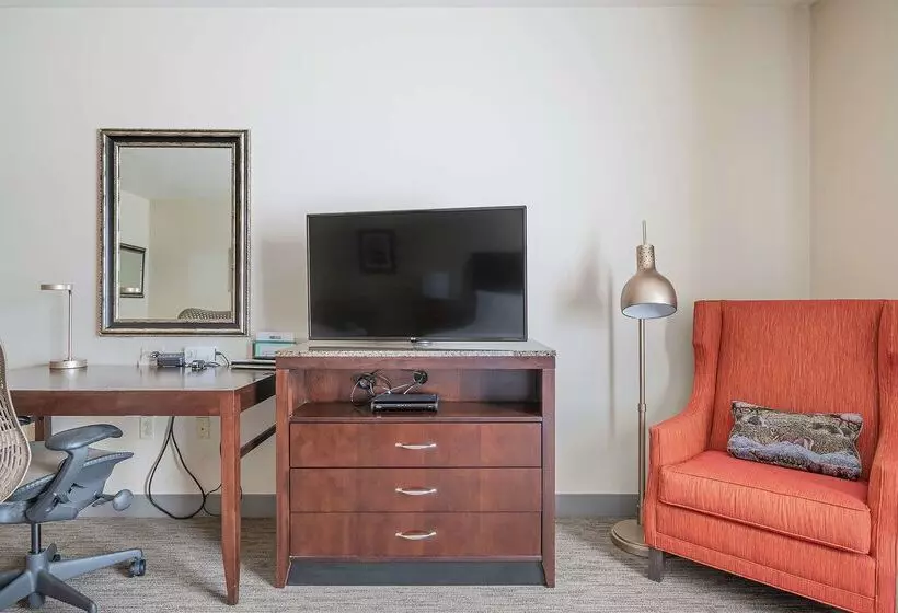 هتل Hilton Garden Inn Kalispell