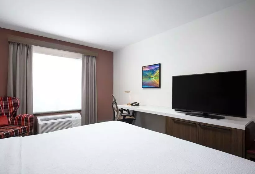 هتل Hilton Garden Inn Kalispell