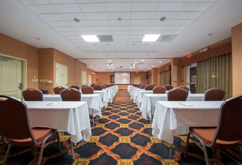 בית מלון כפרי Hilton Garden Inn Tupelo