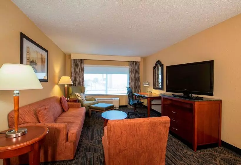 هتل Hilton Garden Inn Tupelo