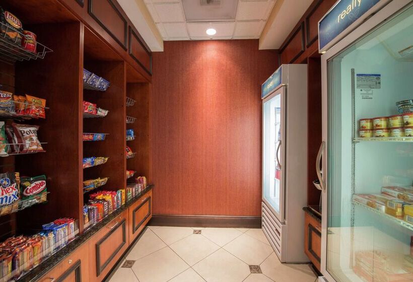 בית מלון כפרי Hilton Garden Inn Tupelo