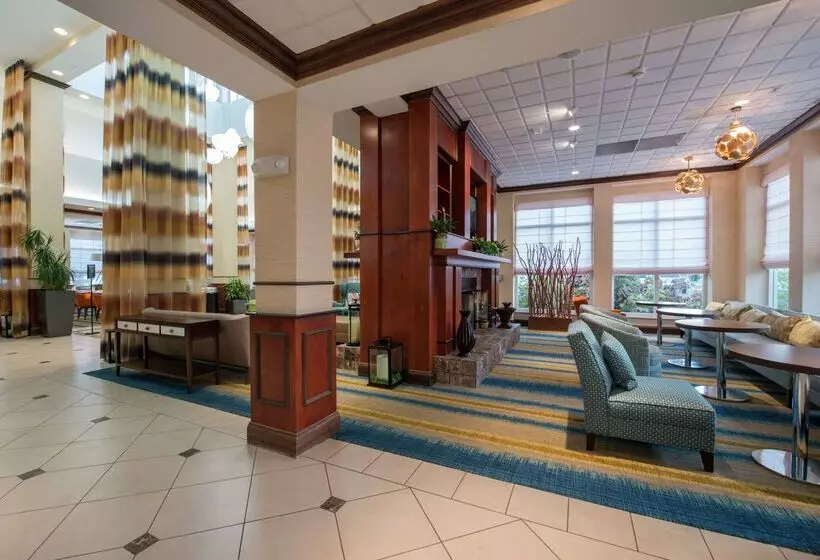 هتل Hilton Garden Inn Tupelo