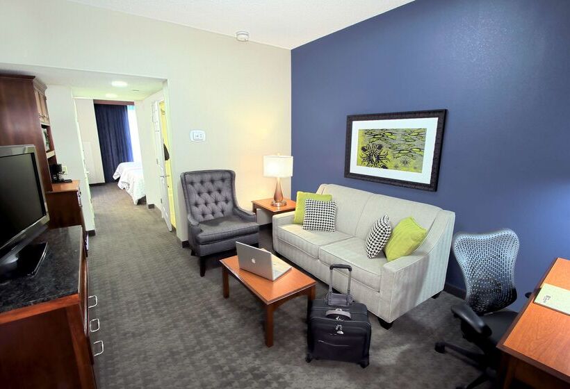 ホテル Hilton Garden Inn Westbury