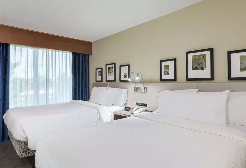 酒店 Hilton Garden Inn Westbury
