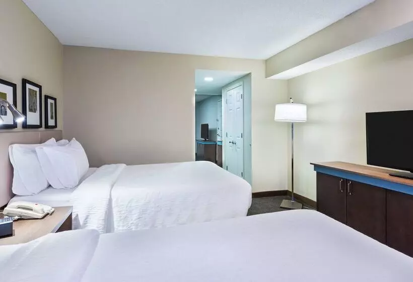 酒店 Hilton Garden Inn Westbury