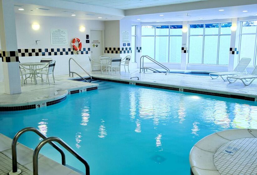 ホテル Hilton Garden Inn Westbury