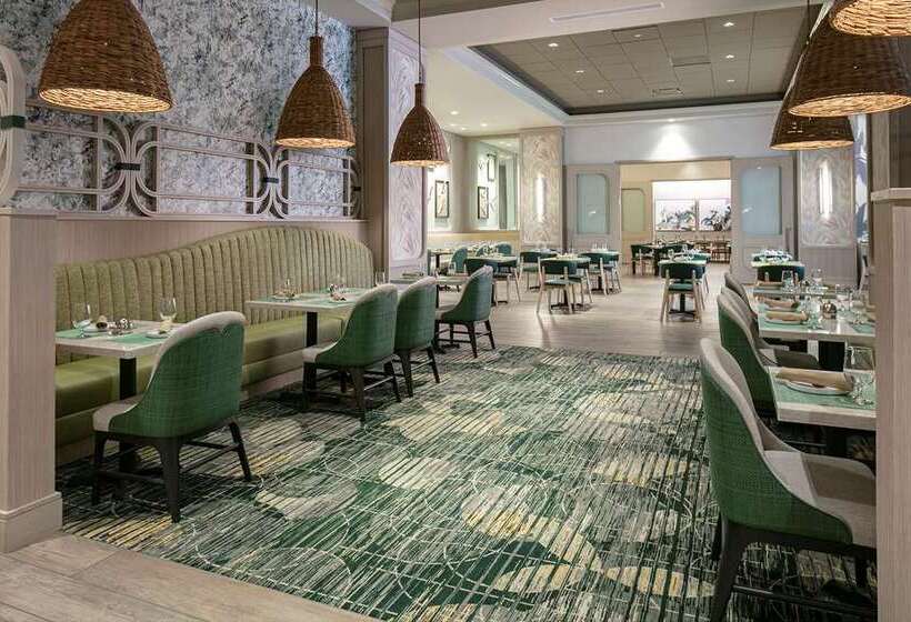 בית מלון כפרי Hilton St. Petersburg Carillon Park