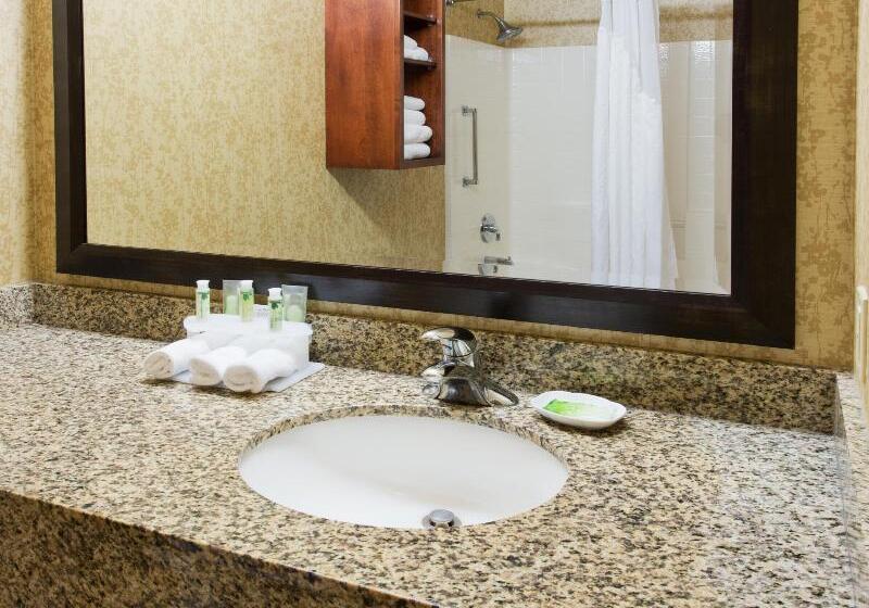 Holiday Inn Express Hotel & Suites Astoria, An Ihg