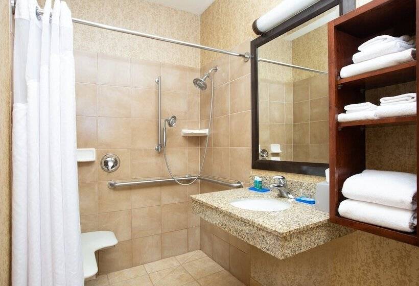 Holiday Inn Express Hotel & Suites Astoria, An Ihg