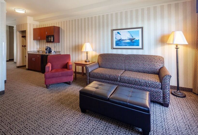 Holiday Inn Express Hotel & Suites Astoria, An Ihg