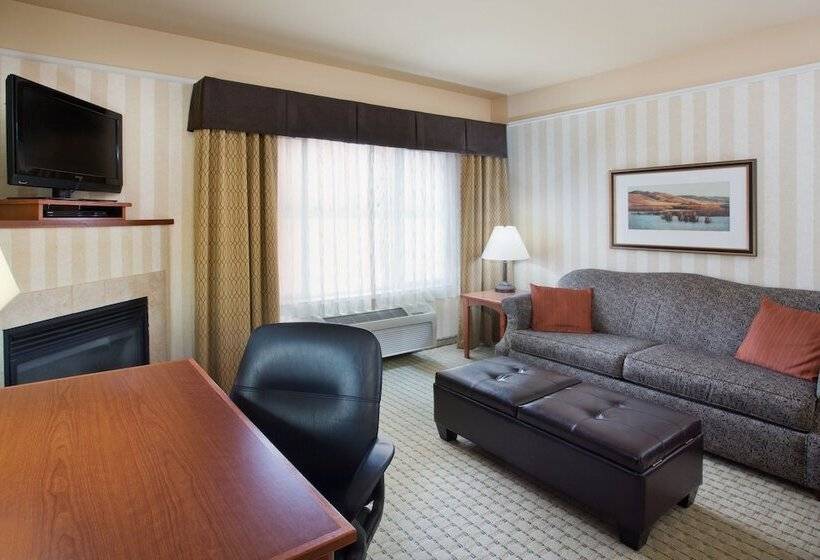 Holiday Inn Express Hotel & Suites Astoria, An Ihg
