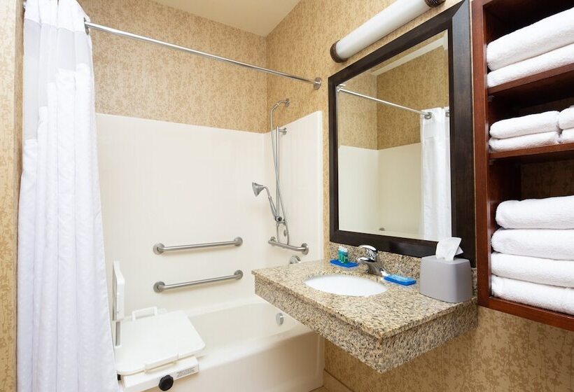 Holiday Inn Express Hotel & Suites Astoria, An Ihg