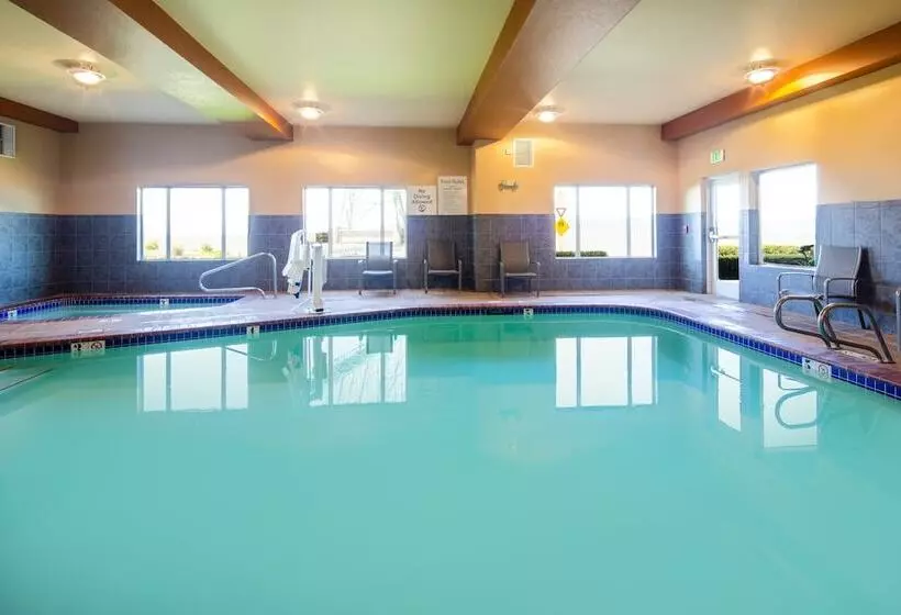 Holiday Inn Express Hotel & Suites Astoria, An Ihg