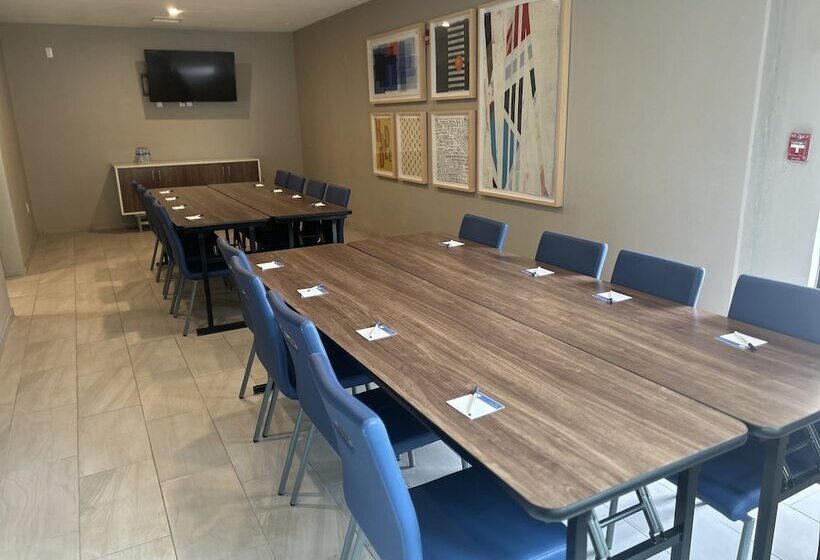 Holiday Inn Express Hotel And Suites Alice, An Ihg