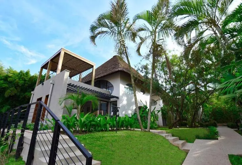 Le Petit Village Boutique Hotel & Spa