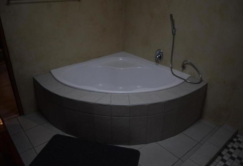 فندق Ruby Rock Executive Guest House