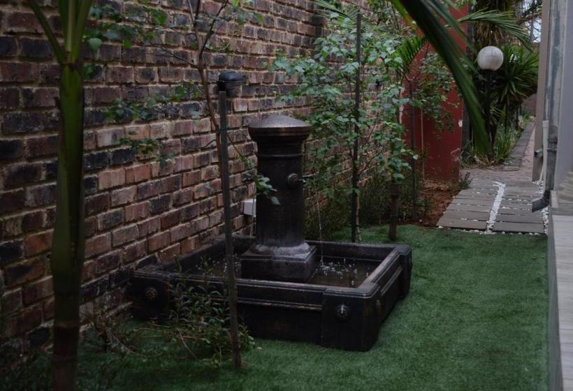 فندق Ruby Rock Executive Guest House