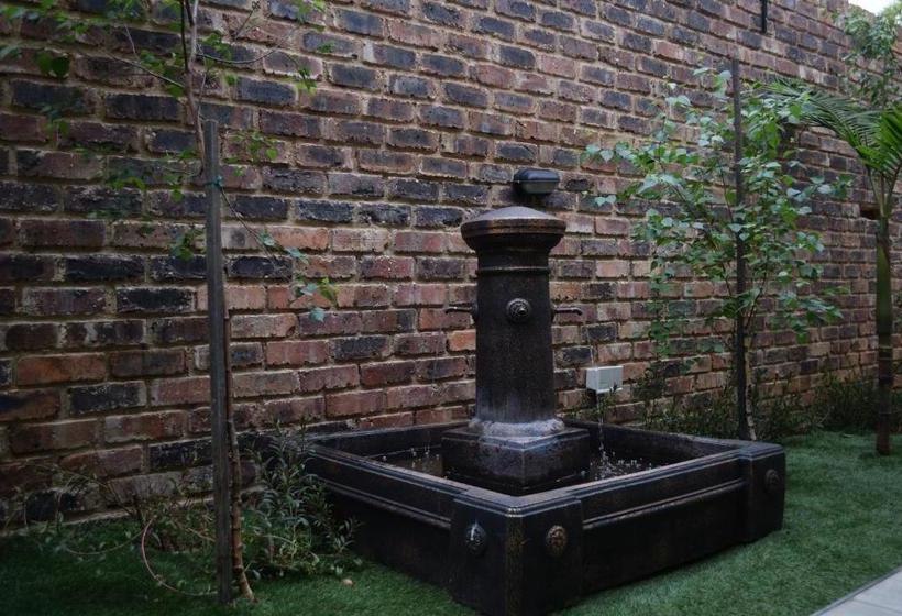 فندق Ruby Rock Executive Guest House