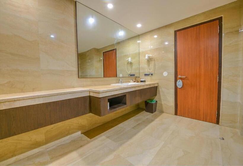 هتل Silver Sand Sentinel