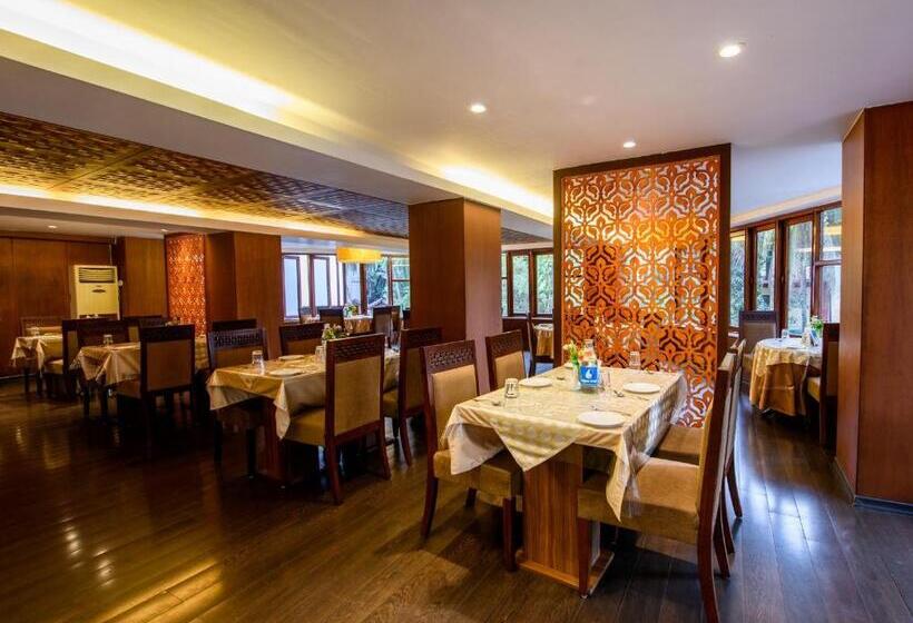 هتل Silver Sand Sentinel