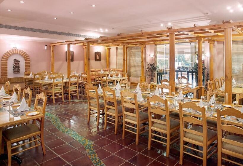 Kk Royal Hotel & Convention Centre