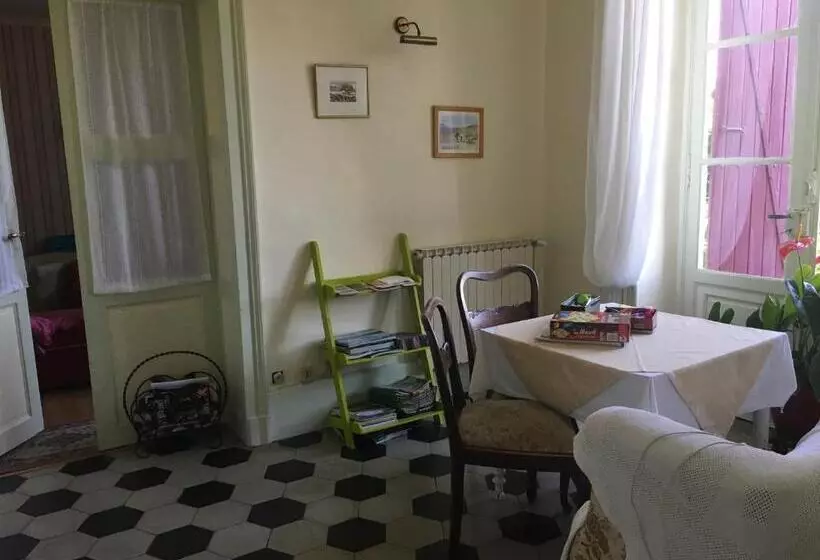 ベッドアンドブレックファースト Chambres D Hôtes Et Roulotte Au Bonheur Du Parc