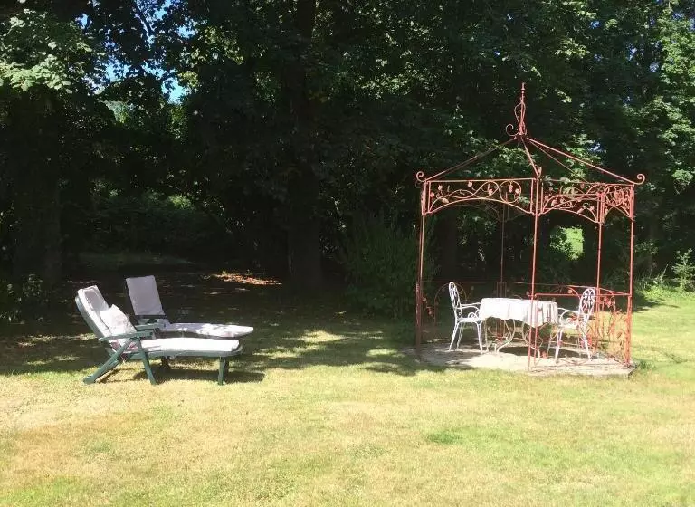 ベッドアンドブレックファースト Chambres D Hôtes Et Roulotte Au Bonheur Du Parc