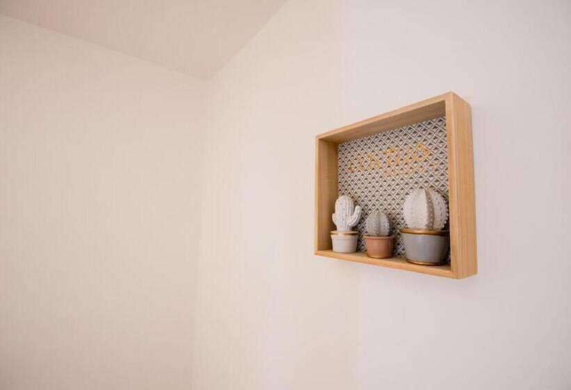 تختخواب و صبحانه Three Room   Sea View Luxury Loft