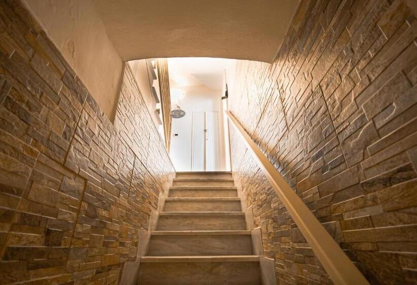 تختخواب و صبحانه Three Room   Sea View Luxury Loft