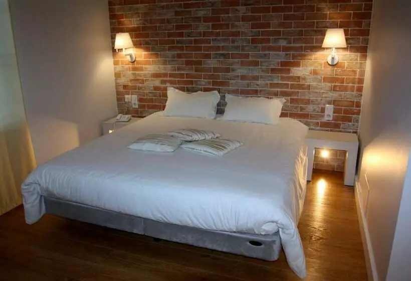 Hotelli Chateau De Creissels