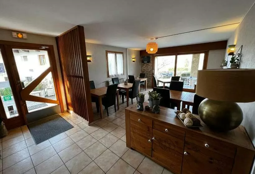 ホテル Hôtel Les Chaumettes