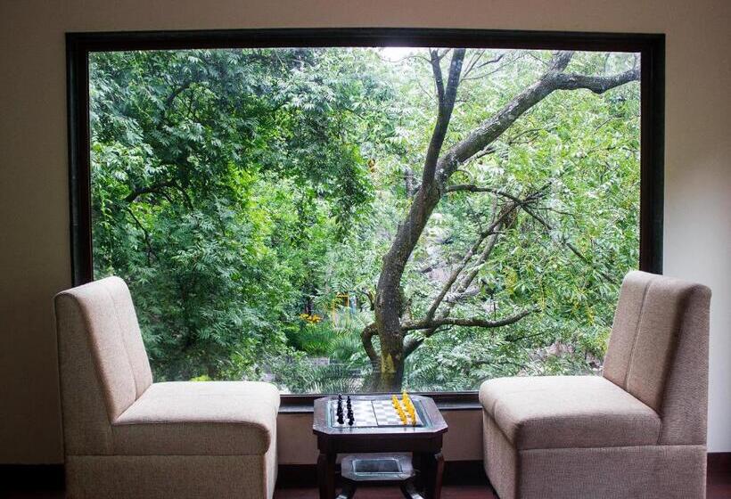 בית מלון כפרי Savoy Greens Jabli